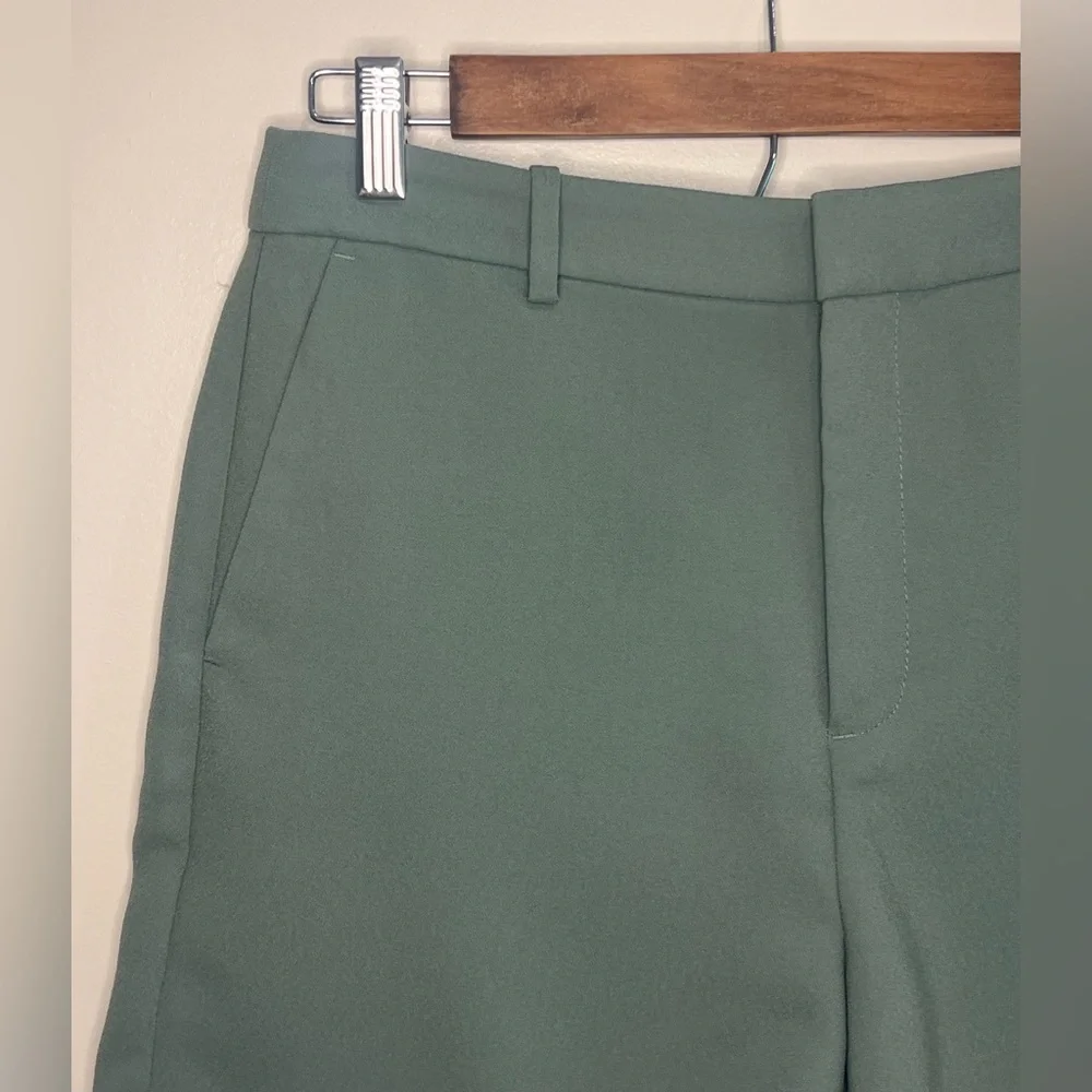 NWT J.Crew Belted Crepe Short in Topiary Size 4